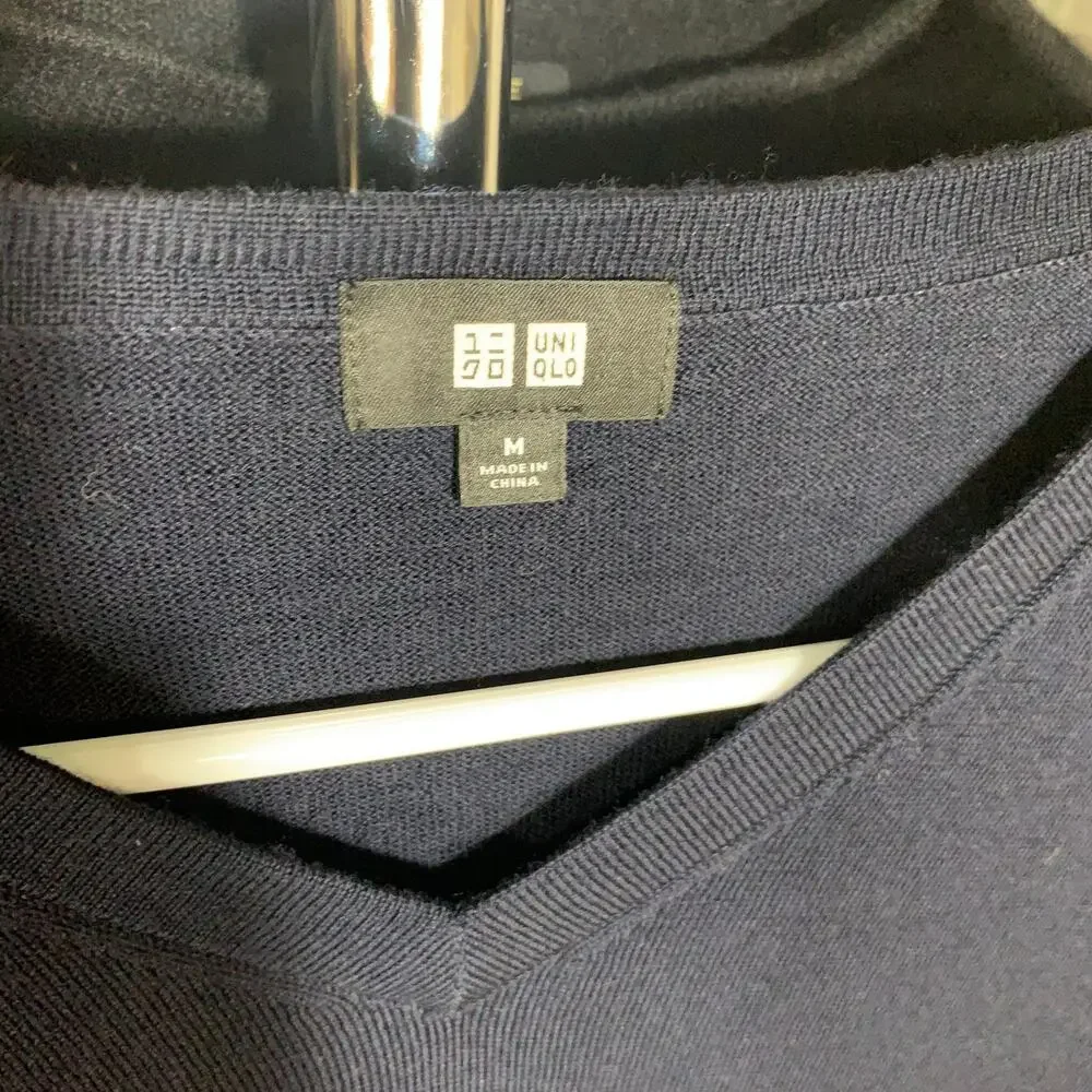 Uniqlo 100% Wool Sweater Long Sleeve for Men Size M
